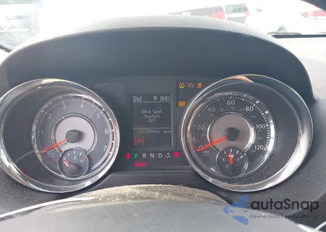 2011 Chrysler Town & Country Touring из США, поврежденный, VIN 2A4RR5DG3BR664653